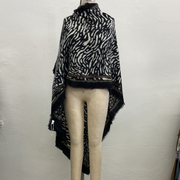 Accessories - Animal Printed Acrylic Scarf